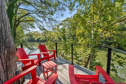 Riverfront! By Whitewater! Complimentary Kayaks and Paddle Boards, Fishing, Grill