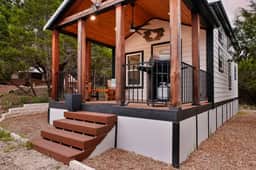 Rustic & Private 5 Acres- Hot Tub, Fire Pit, Grill