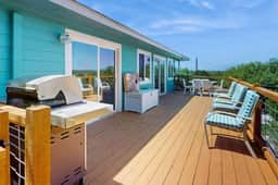 Budget Friendly! HotTub-Walk to Lake! Decks, Grill