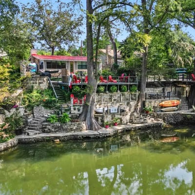 Riverfront! By Whitewater! Complimentary Kayaks and Paddle Boards, Fishing, Grill