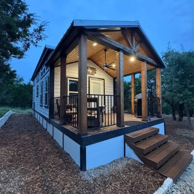 Rustic & Private 5 Acres- Hot Tub, Fire Pit, Grill