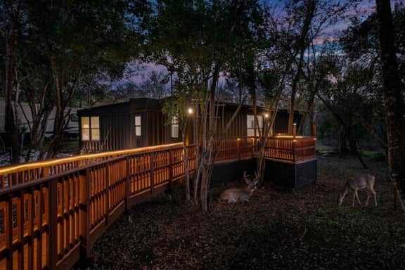 Relax in Style! *KING BEDS* Great patio!