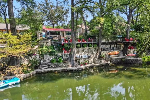Guadalupe Riverhouse with Kayaks + Paddleboards
